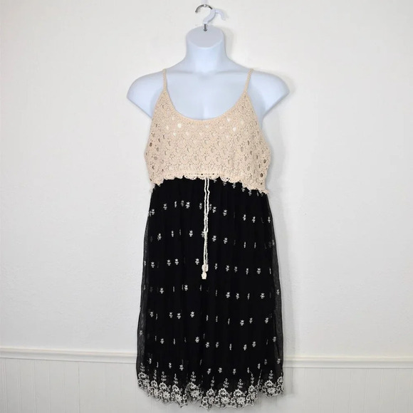 J Gee Crochet Babydoll Dress Sz 1X Embroidered Boho Whimsygoth Hippie 90s Y2K - Picture 1 of 16